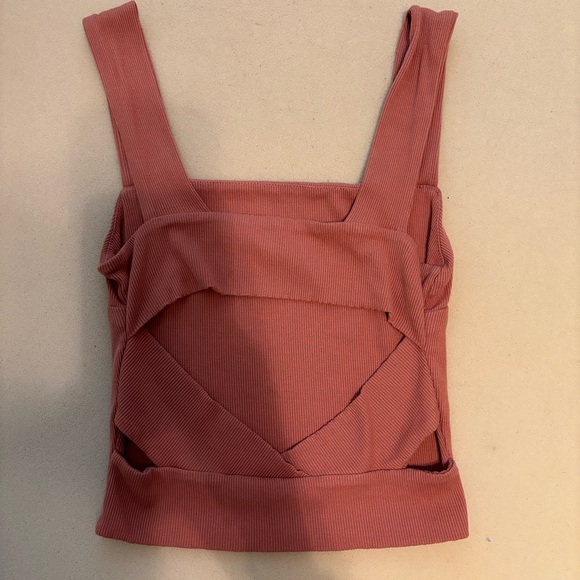 Open Back Ribbed Tank Top - Picture 3 of 3